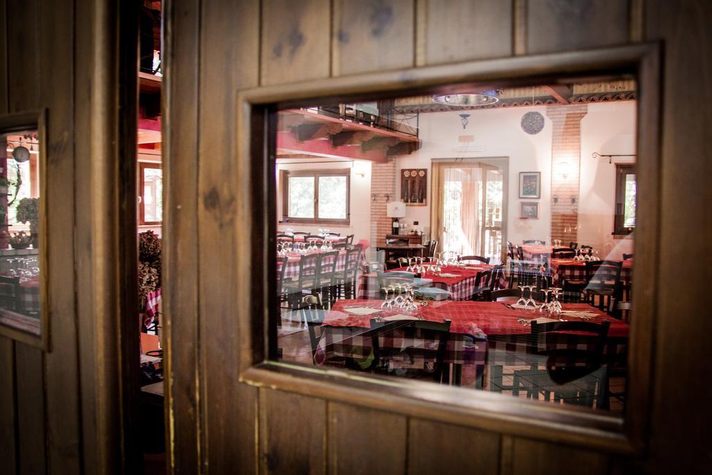 La Taverna Dei Briganti Hotel Cotronei Esterno foto
