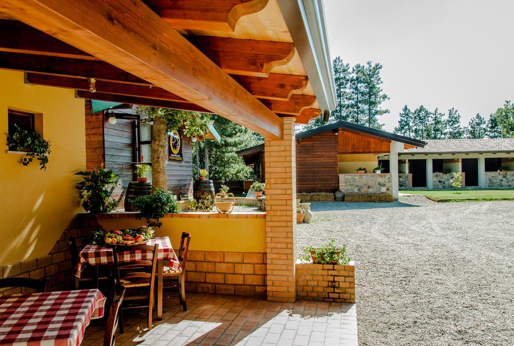 La Taverna Dei Briganti Hotel Cotronei Esterno foto