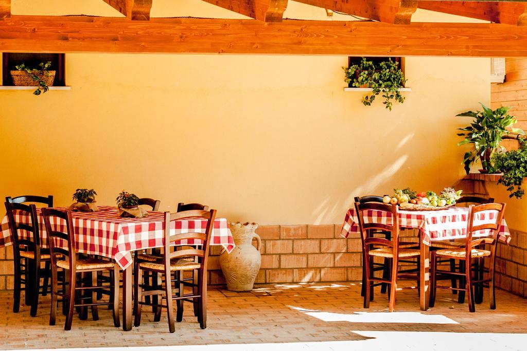 La Taverna Dei Briganti Hotel Cotronei Esterno foto